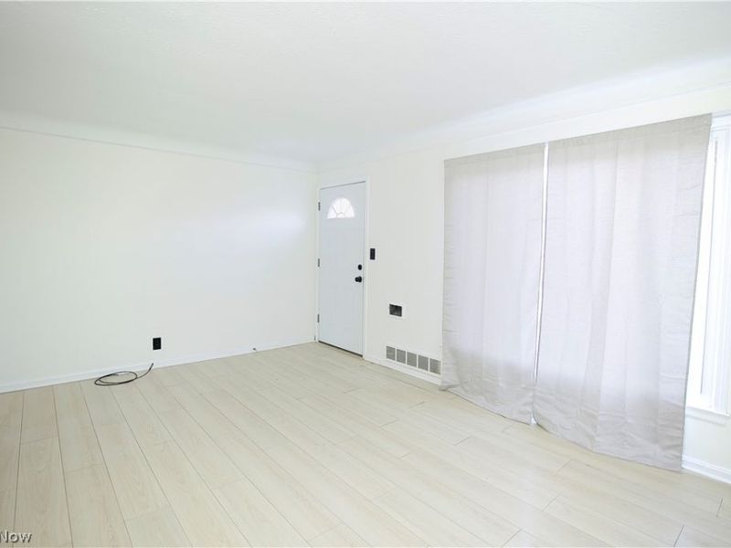 13410 Hathaway Road, Garfield Heights, OH 44125 Photo 5