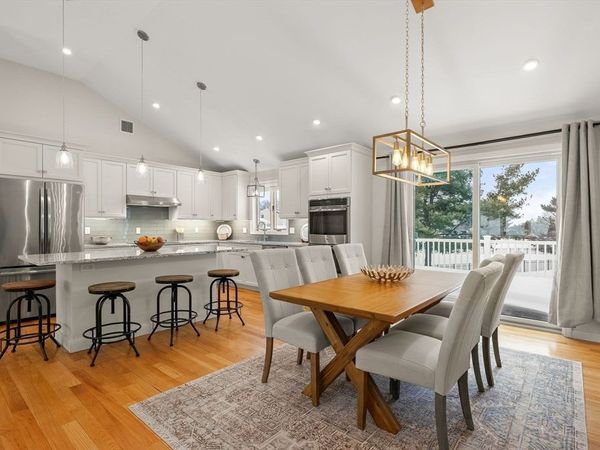 12 Tara Road, Peabody, MA 01960