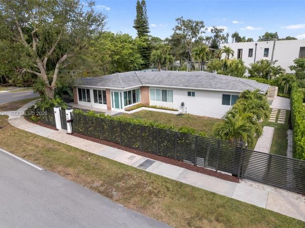 1001 NE 86th St, Miami, FL 33138