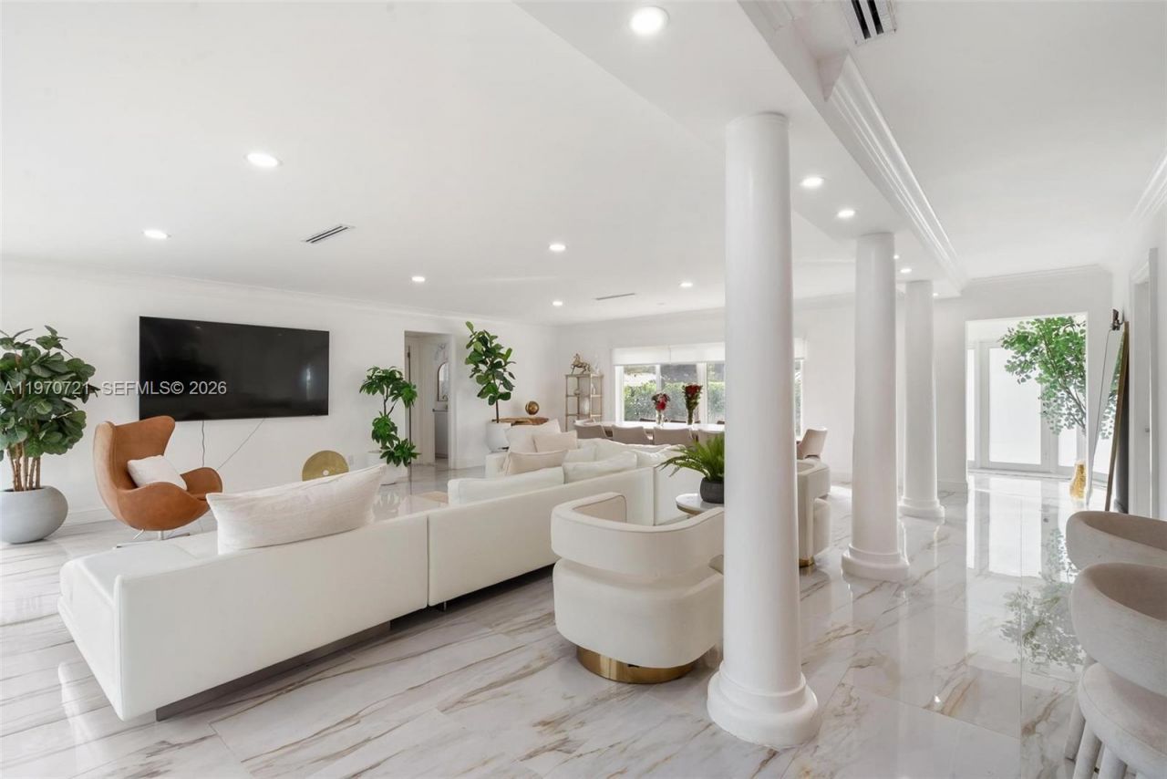 1001 NE 86th St, Miami, FL 33138 Photo