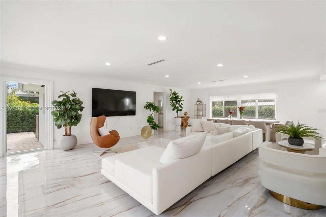 1001 NE 86th St, Miami, FL 33138 Photo