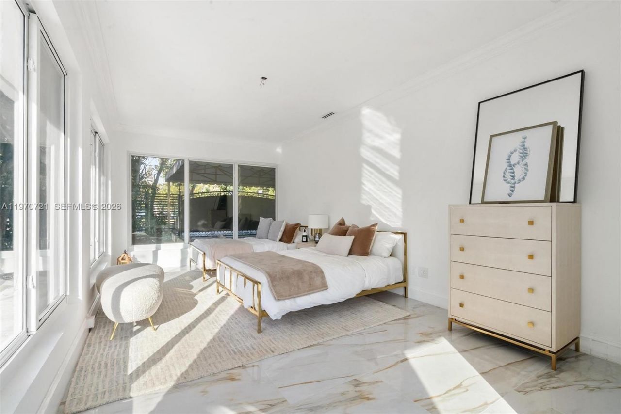 1001 NE 86th St, Miami, FL 33138 Photo