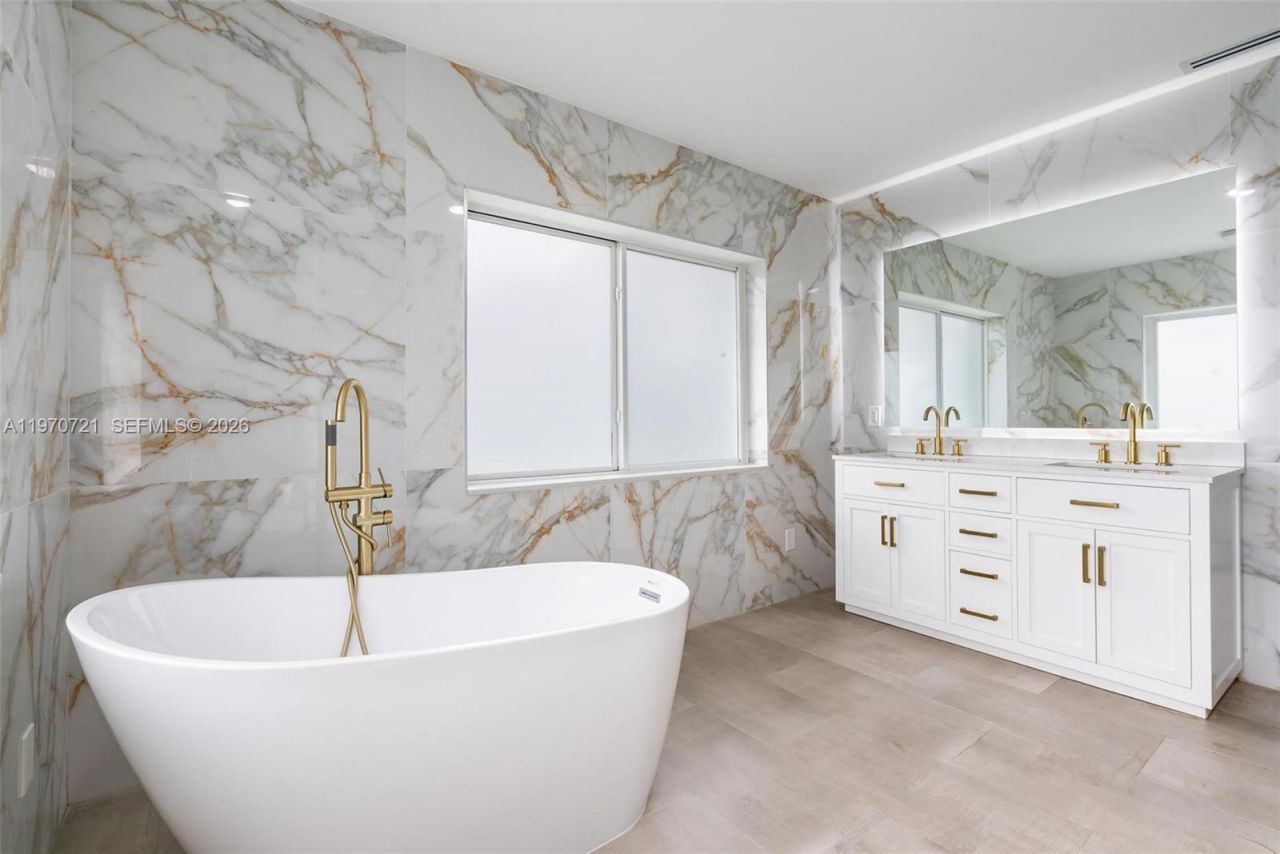 1001 NE 86th St, Miami, FL 33138 Photo