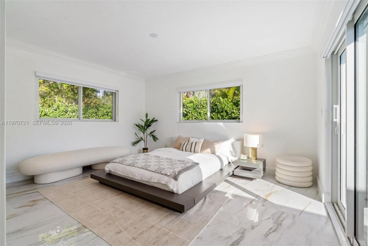 1001 NE 86th St, Miami, FL 33138 Photo