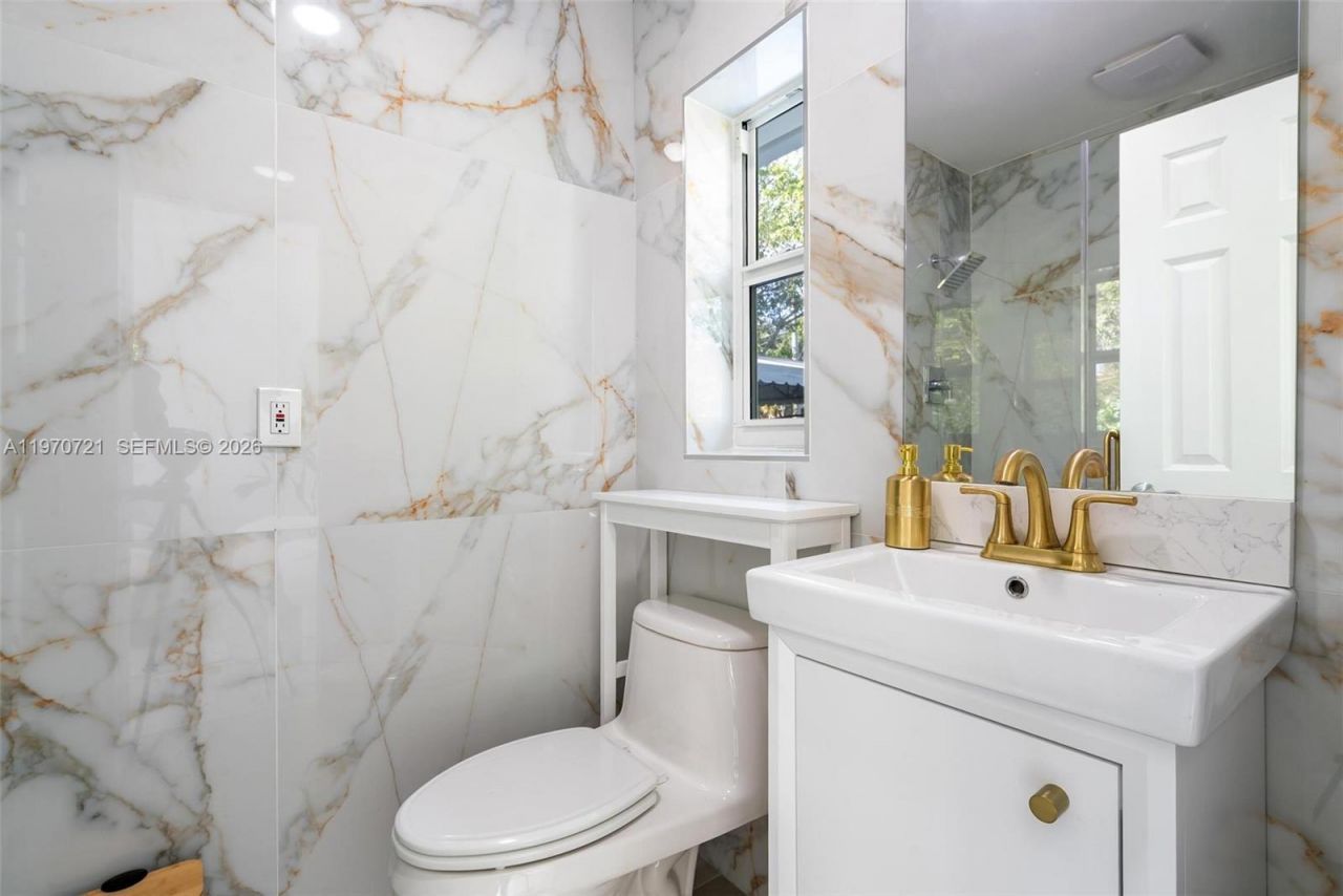 1001 NE 86th St, Miami, FL 33138 Photo