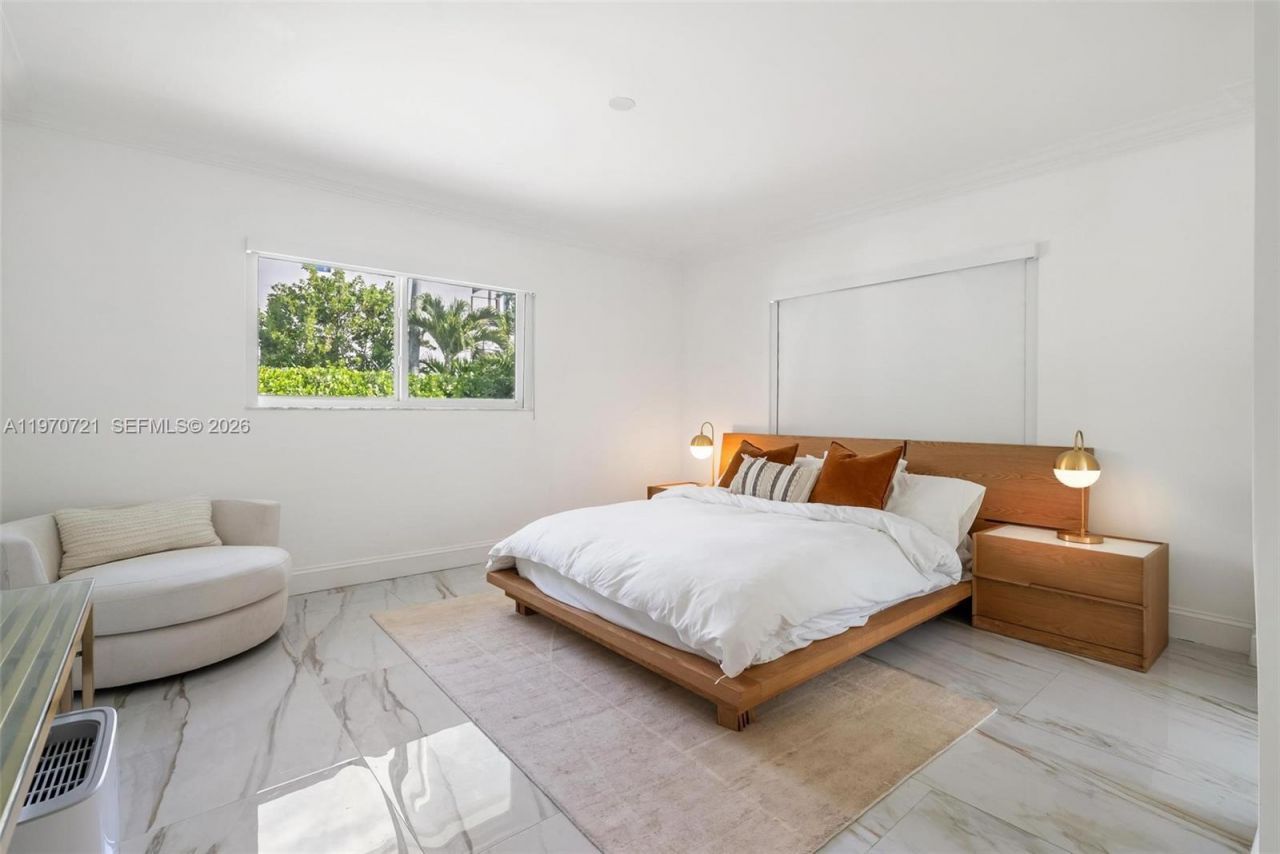 1001 NE 86th St, Miami, FL 33138 Photo