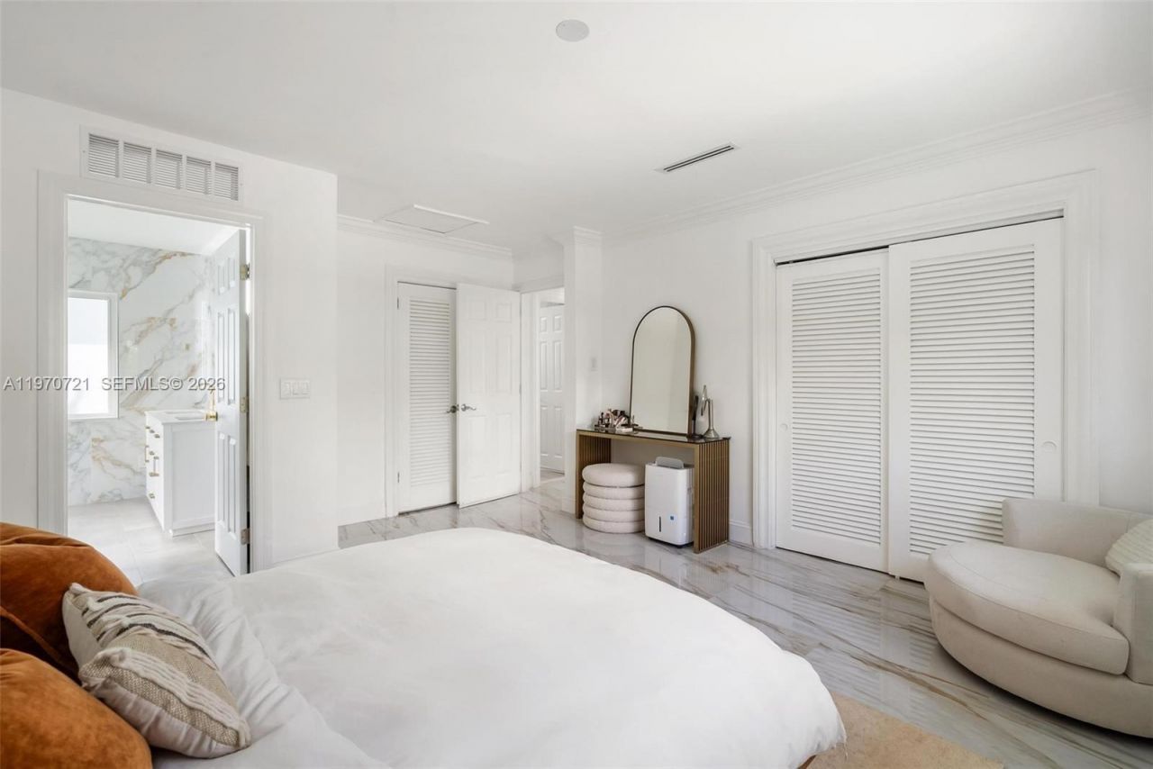 1001 NE 86th St, Miami, FL 33138 Photo