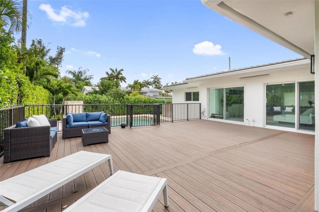 1001 NE 86th St, Miami, FL 33138 Photo