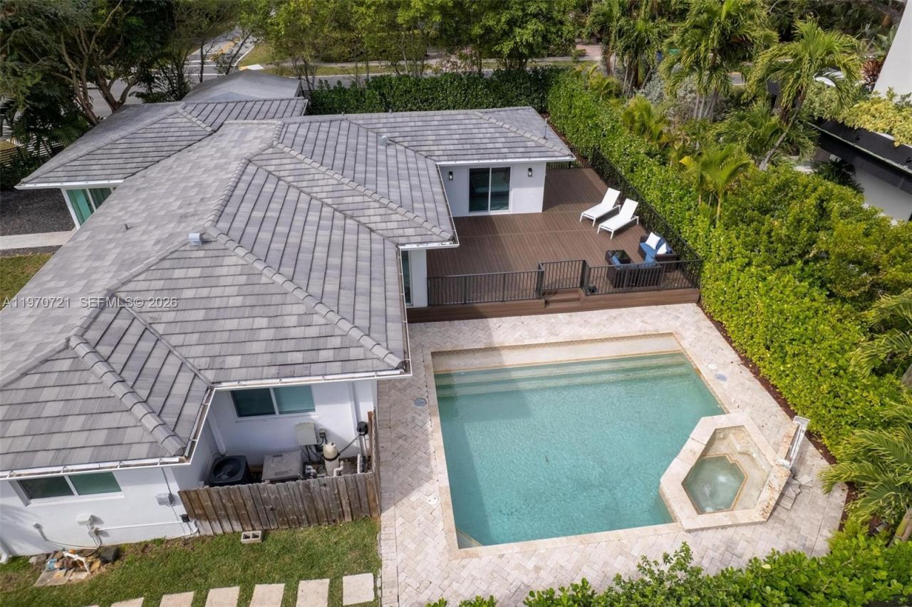 1001 NE 86th St, Miami, FL 33138 Photo