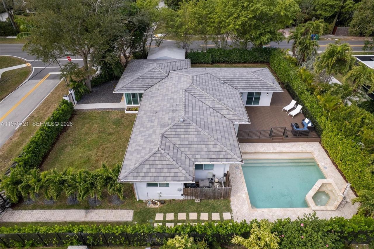 1001 NE 86th St, Miami, FL 33138 Photo