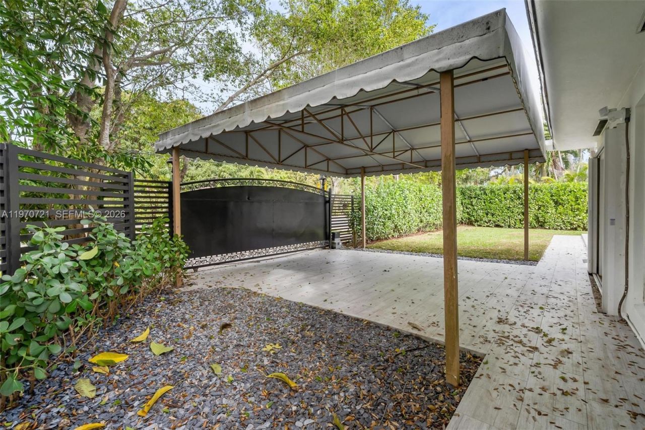 1001 NE 86th St, Miami, FL 33138 Photo