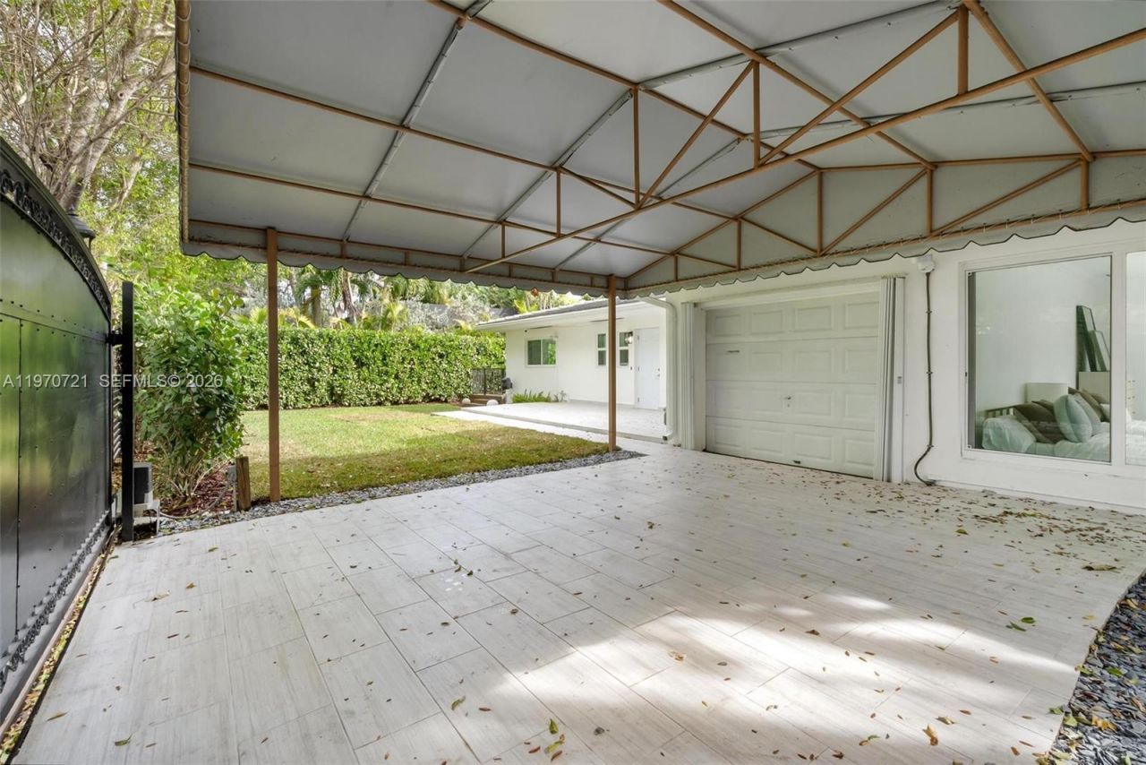 1001 NE 86th St, Miami, FL 33138 Photo