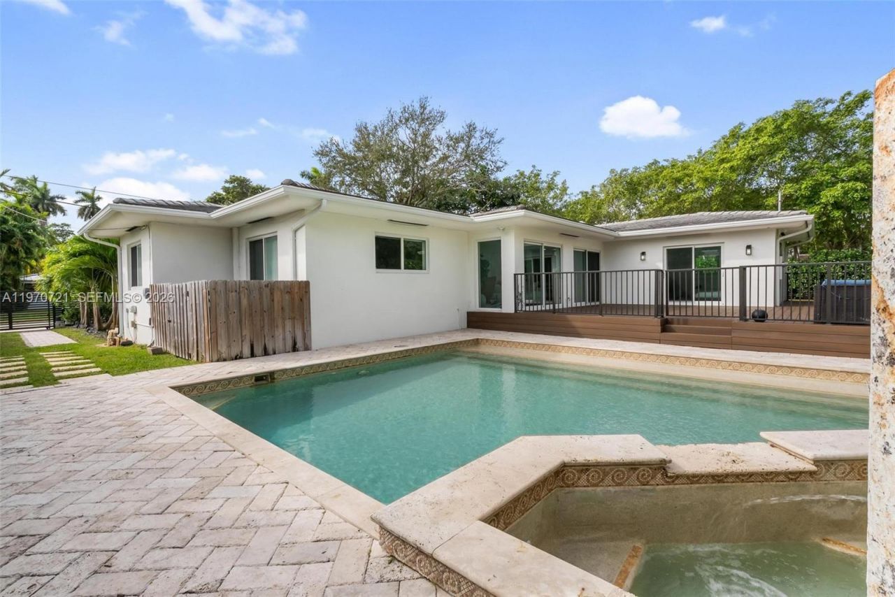 1001 NE 86th St, Miami, FL 33138 Photo