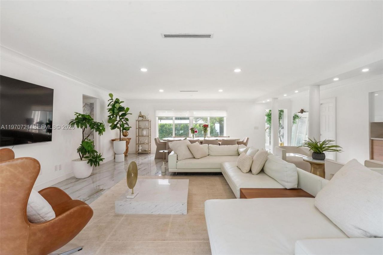 1001 NE 86th St, Miami, FL 33138 Photo