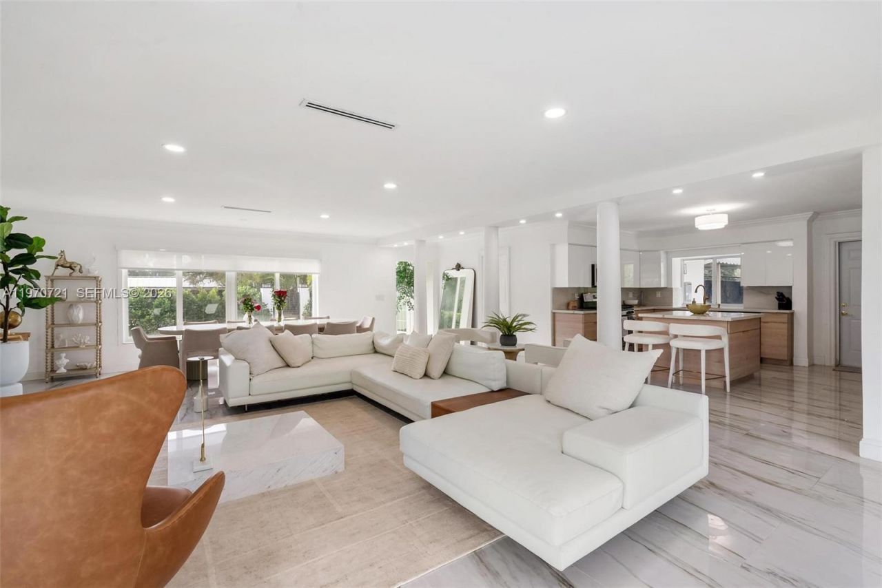 1001 NE 86th St, Miami, FL 33138 Photo