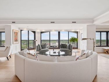 1201 Yale Place, Unit 2102, Minneapolis, MN 55403