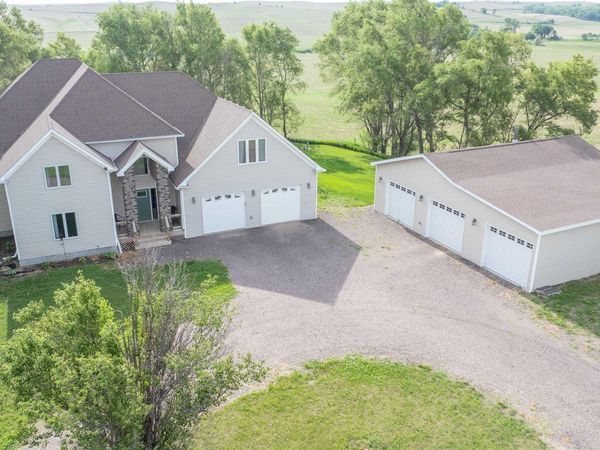 1818 Quimby Avenue, Waterbury, NE 68785