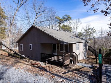 86 MAPLE AVE, MOUNT JACKSON, VA 22842