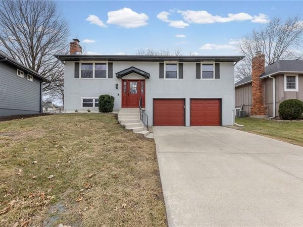 2027 E Mohawk Court, Olathe, KS 66062