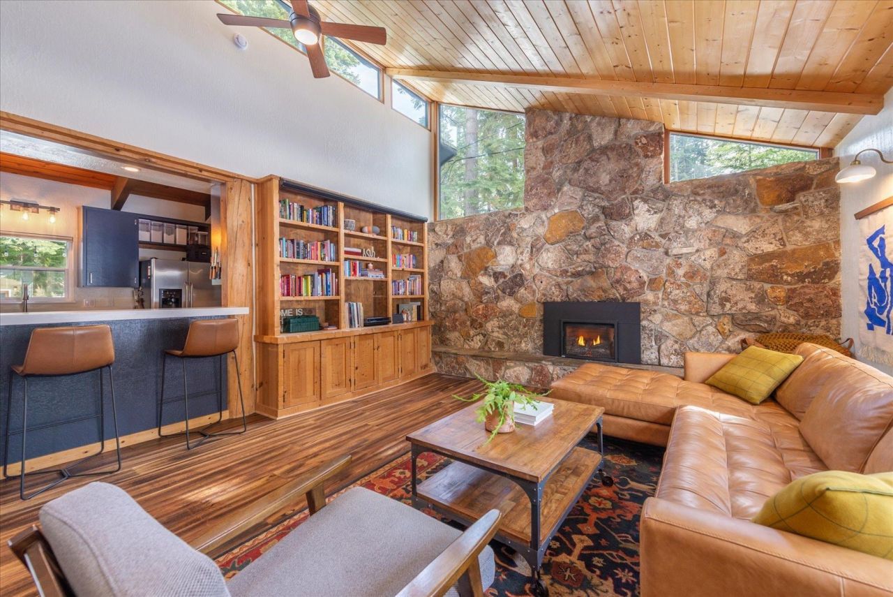 555 Virginia Drive, Tahoe City, CA 96145 Photo