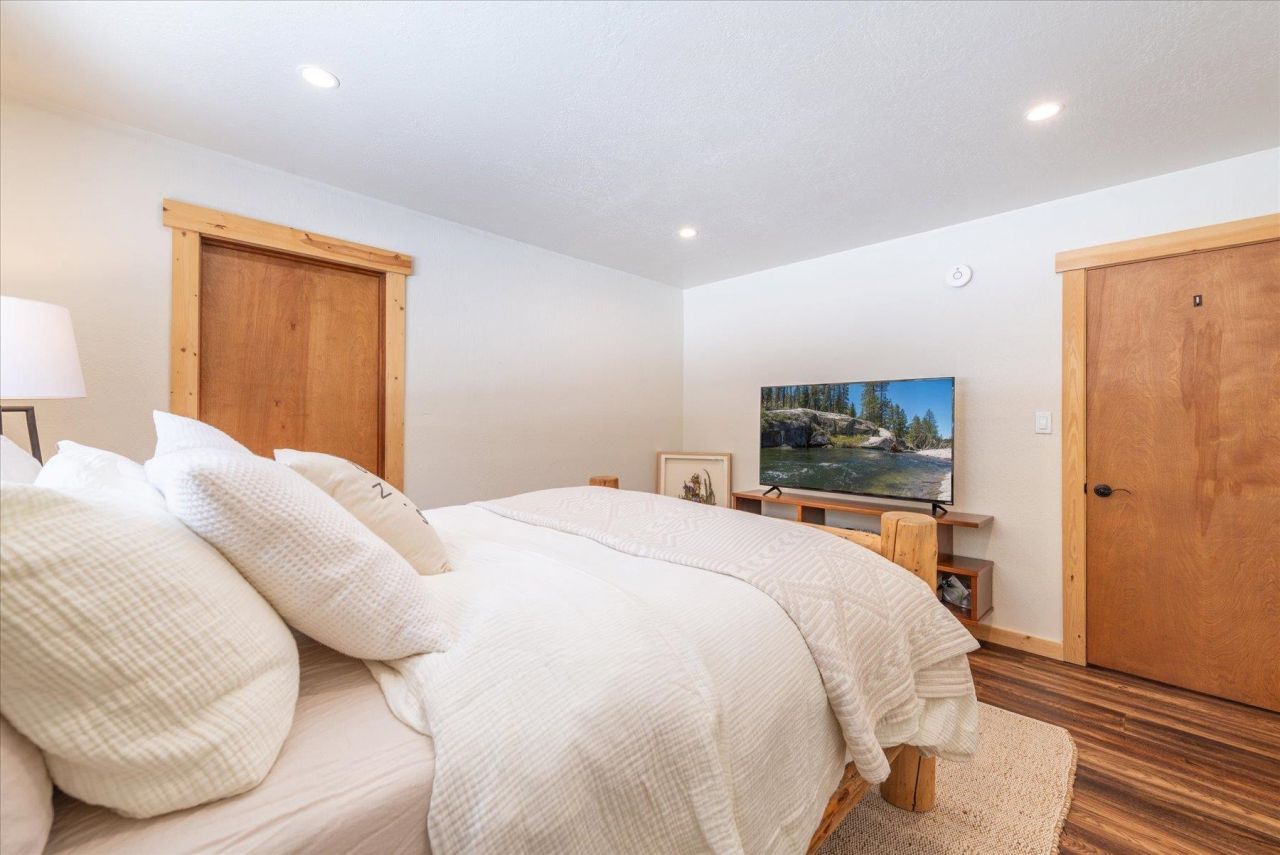 555 Virginia Drive, Tahoe City, CA 96145 Photo