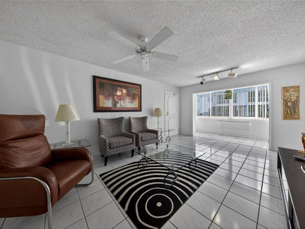 6253 Bay Club Dr, Unit 1, Fort Lauderdale, FL 33308