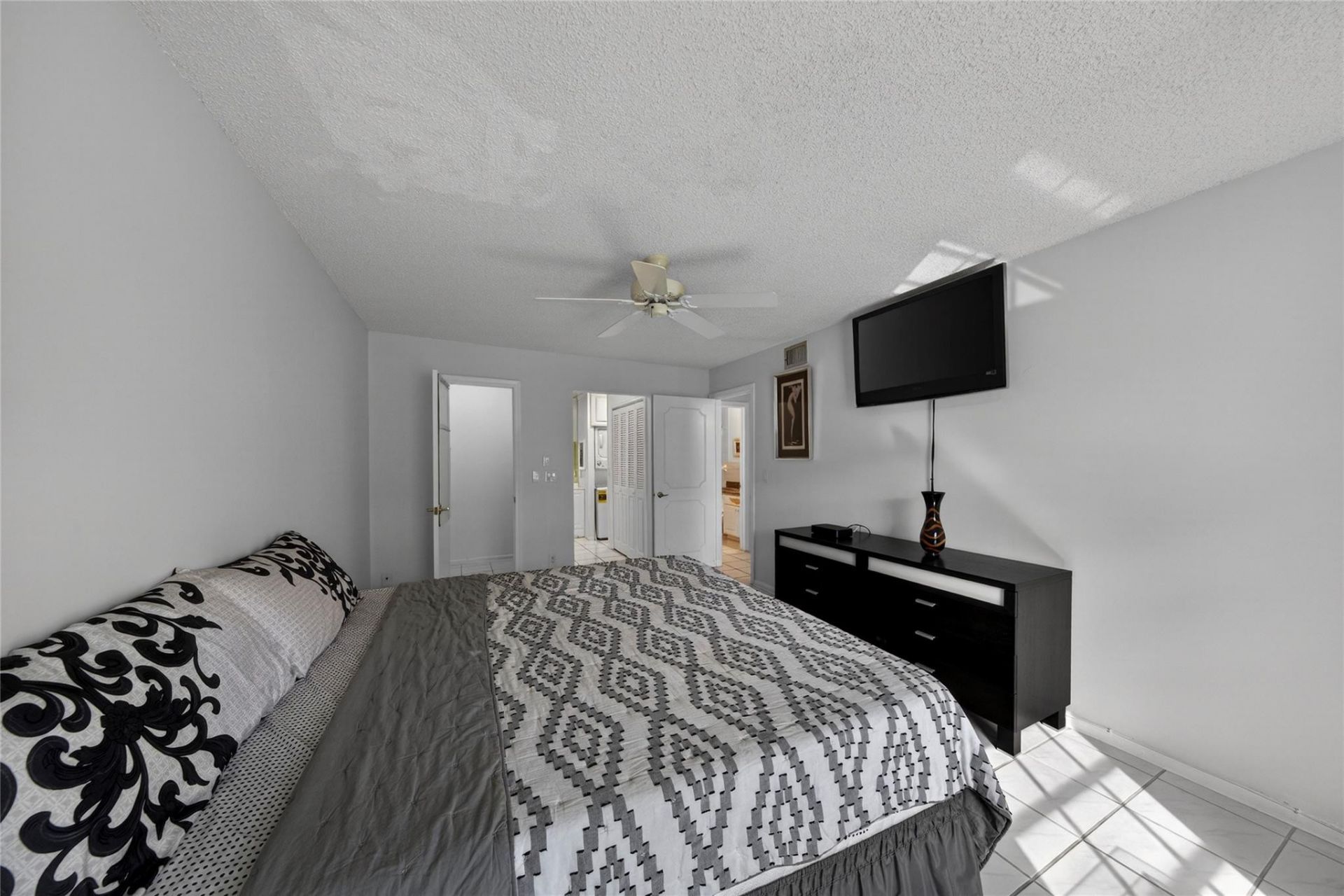 6253 Bay Club Drive, Unit 1, Fort Lauderdale, FL 33308 Photo