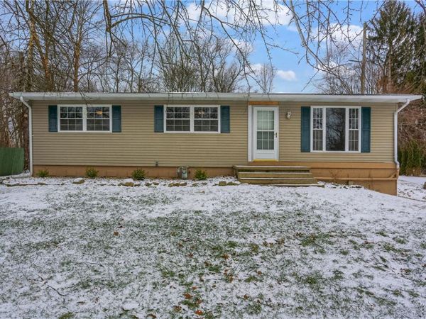 16 Birch Dr, Greenville, PA 16125