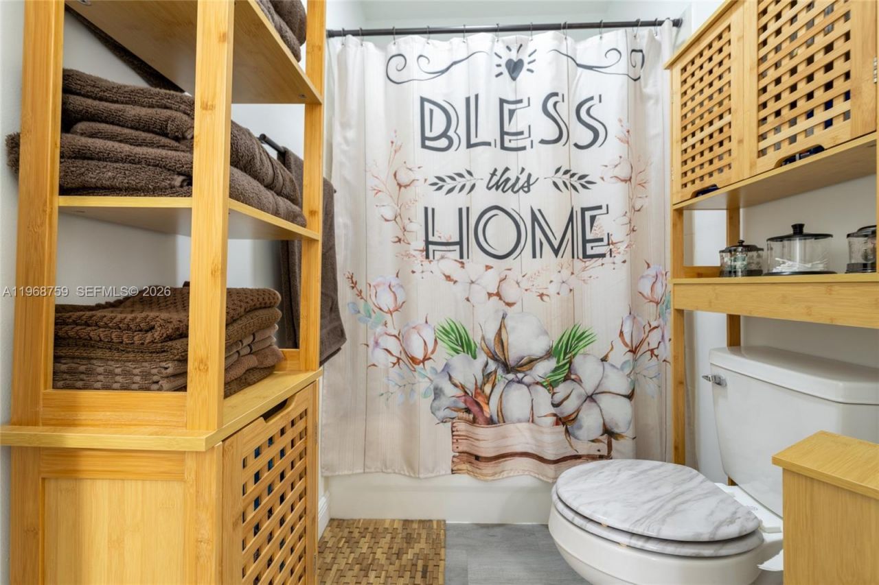 1205 NE 32nd Ter, Homestead, FL 33033 Photo