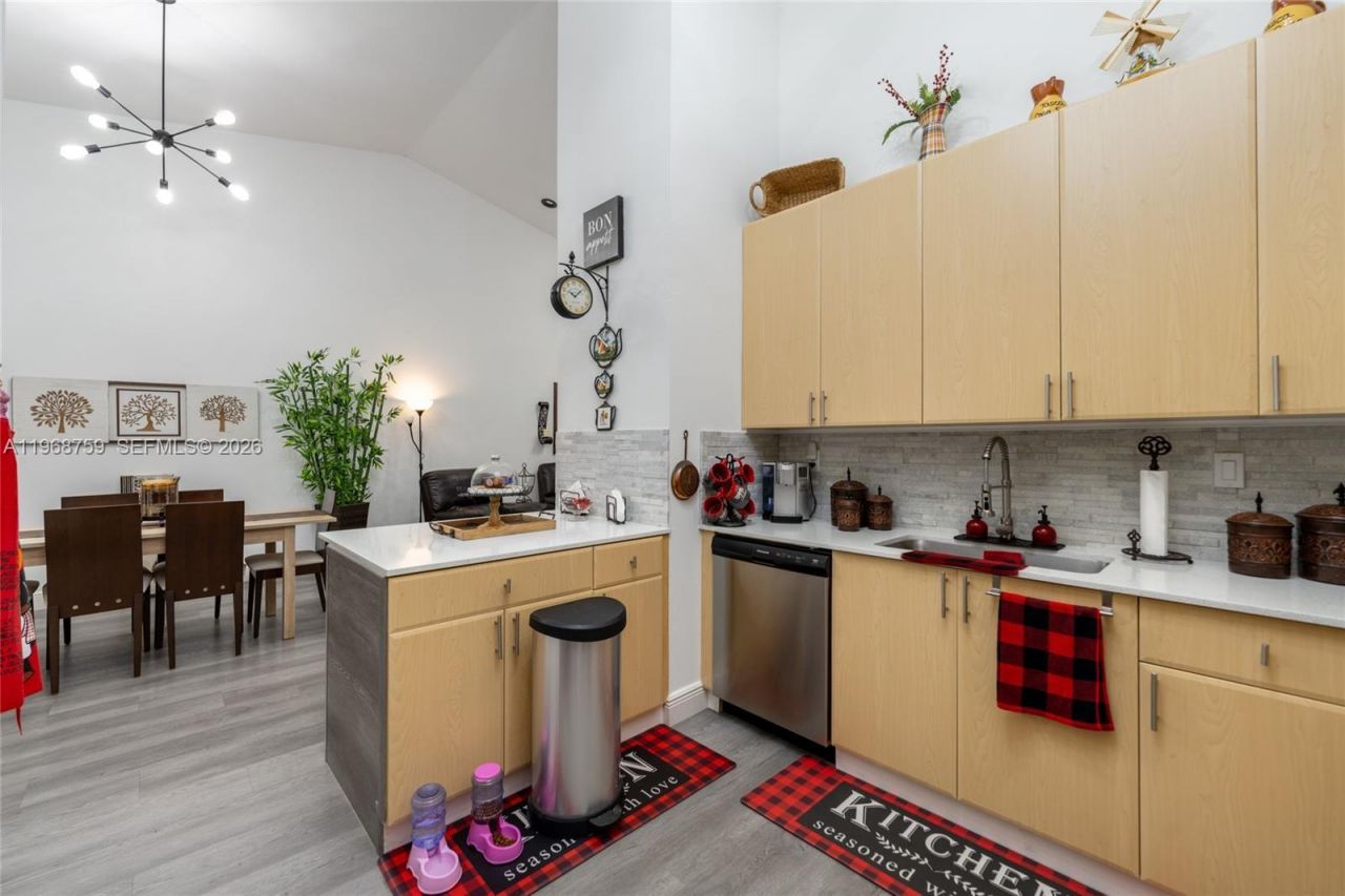 1205 NE 32nd Ter, Homestead, FL 33033 Photo