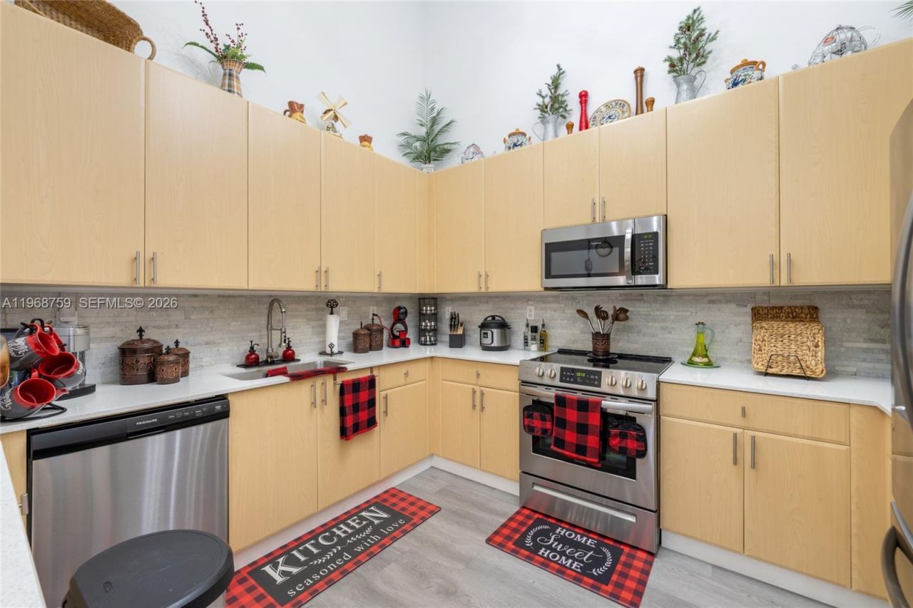 1205 NE 32nd Ter, Homestead, FL 33033 Photo