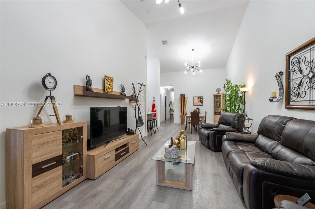 1205 NE 32nd Ter, Homestead, FL 33033 Photo