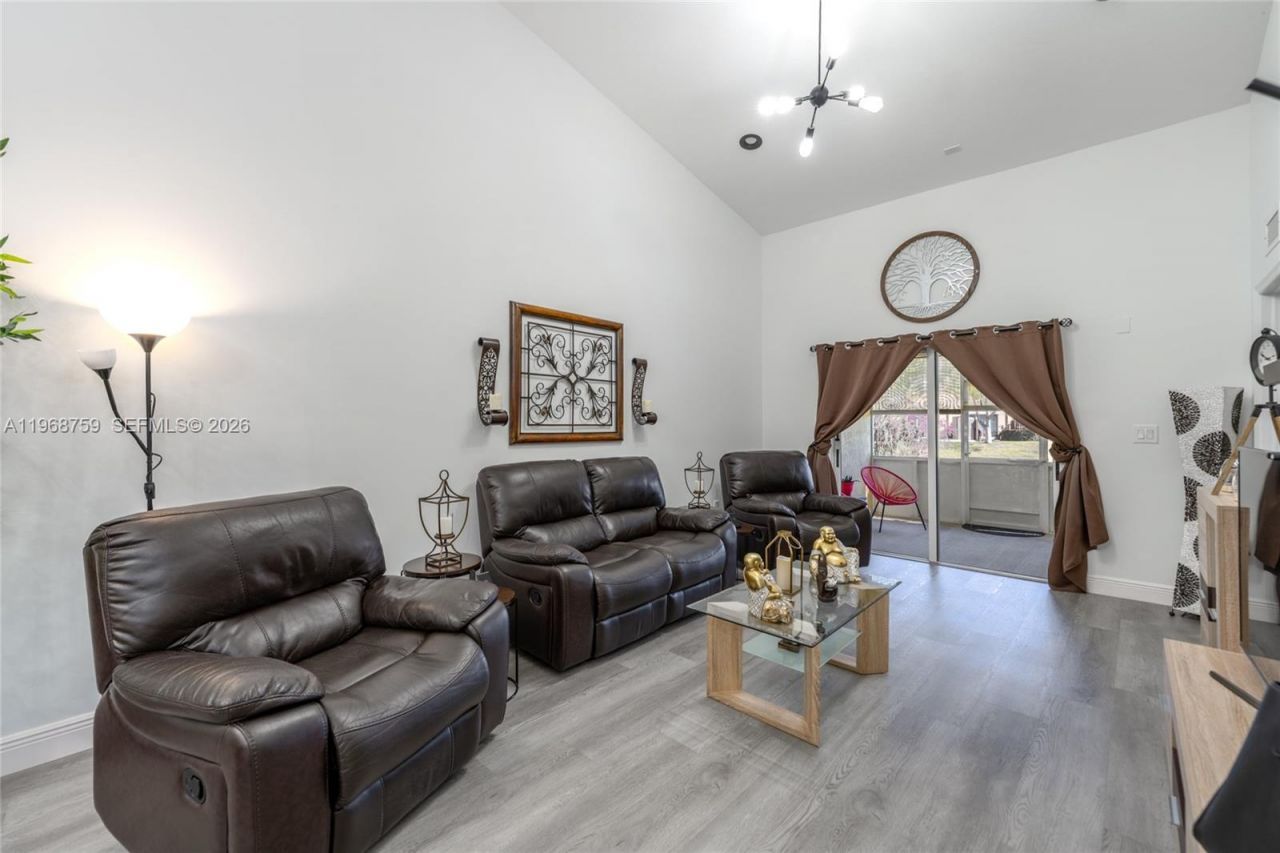 1205 NE 32nd Ter, Homestead, FL 33033 Photo