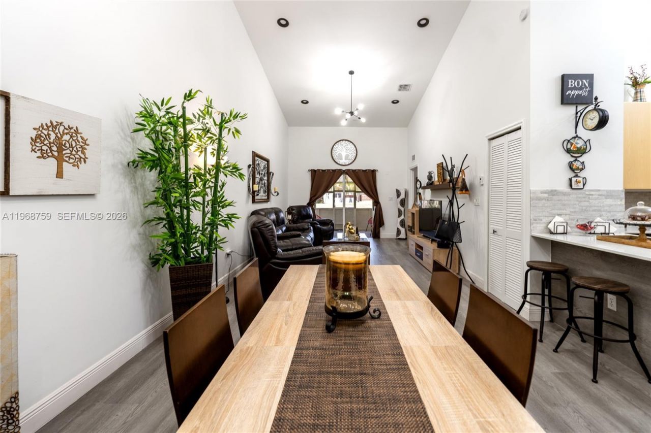 1205 NE 32nd Ter, Homestead, FL 33033 Photo