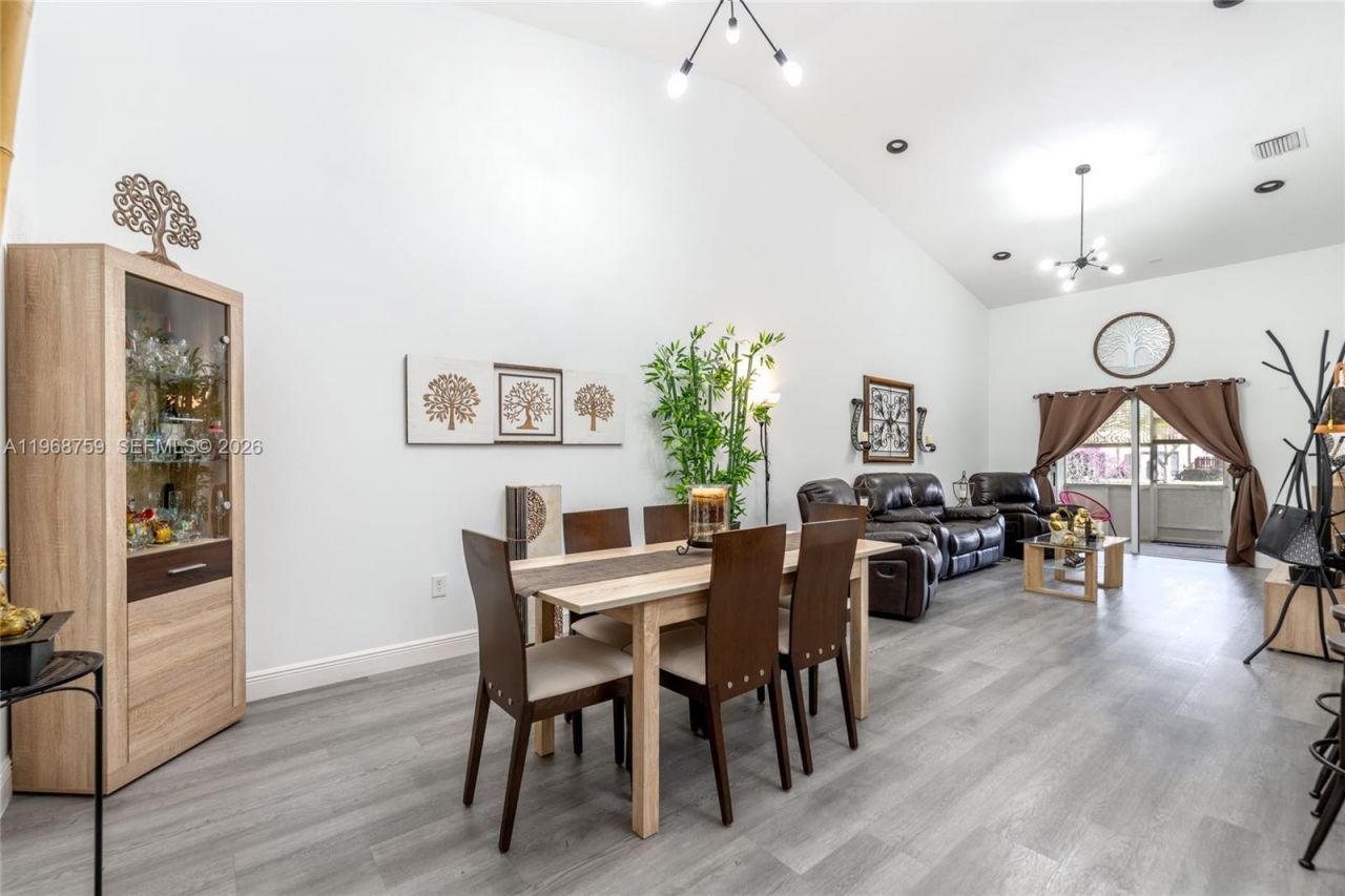 1205 NE 32nd Ter, Homestead, FL 33033 Photo