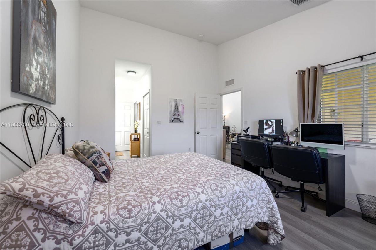 1205 NE 32nd Ter, Homestead, FL 33033 Photo