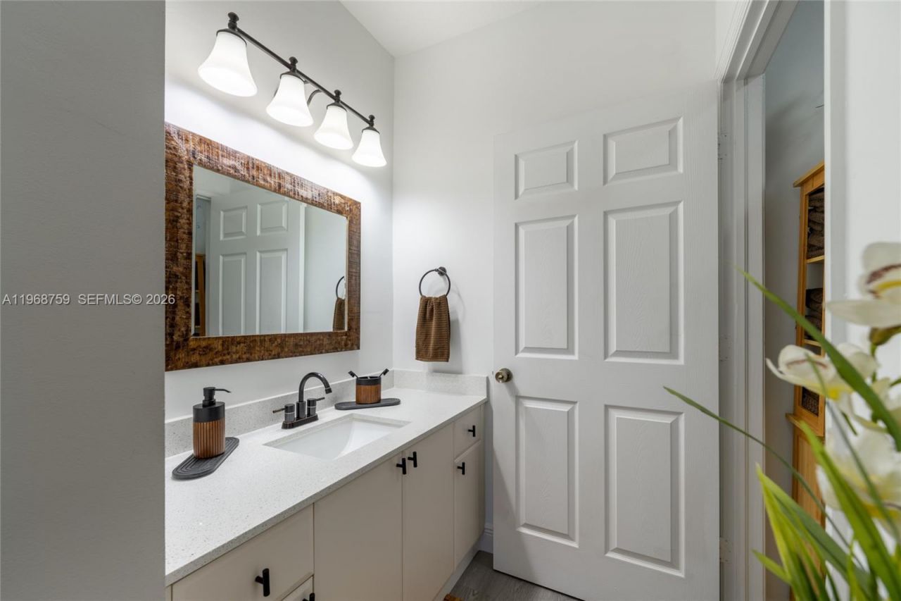 1205 NE 32nd Ter, Homestead, FL 33033 Photo