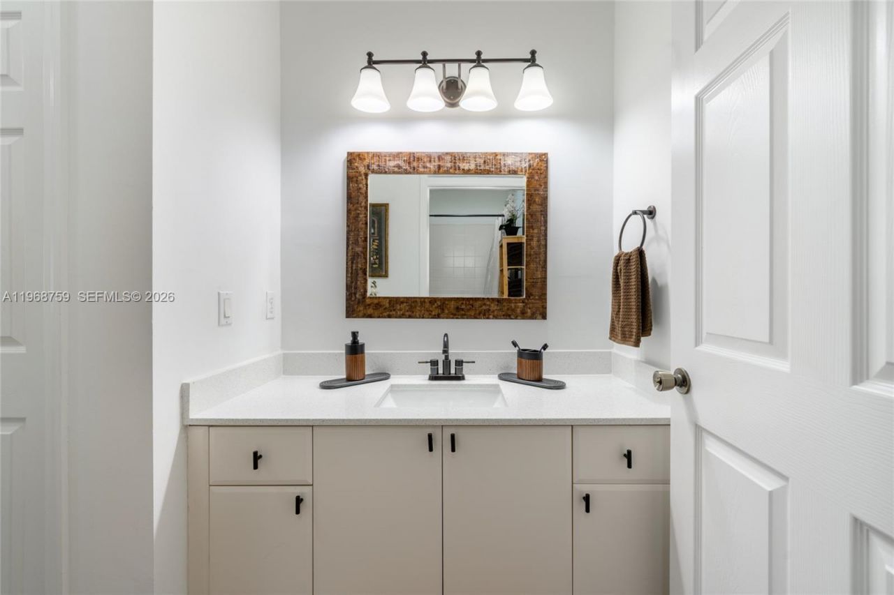 1205 NE 32nd Ter, Homestead, FL 33033 Photo