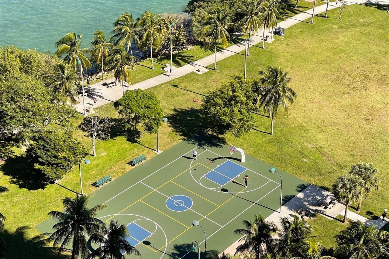 2020 N Bayshore Dr, Unit 3102, Miami, FL 33137 Photo