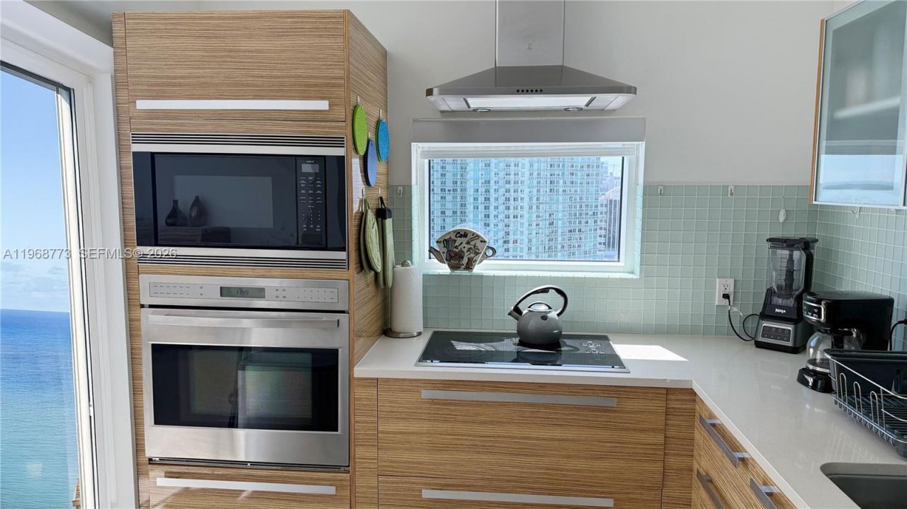 2020 N Bayshore Dr, Unit 3102, Miami, FL 33137 Photo