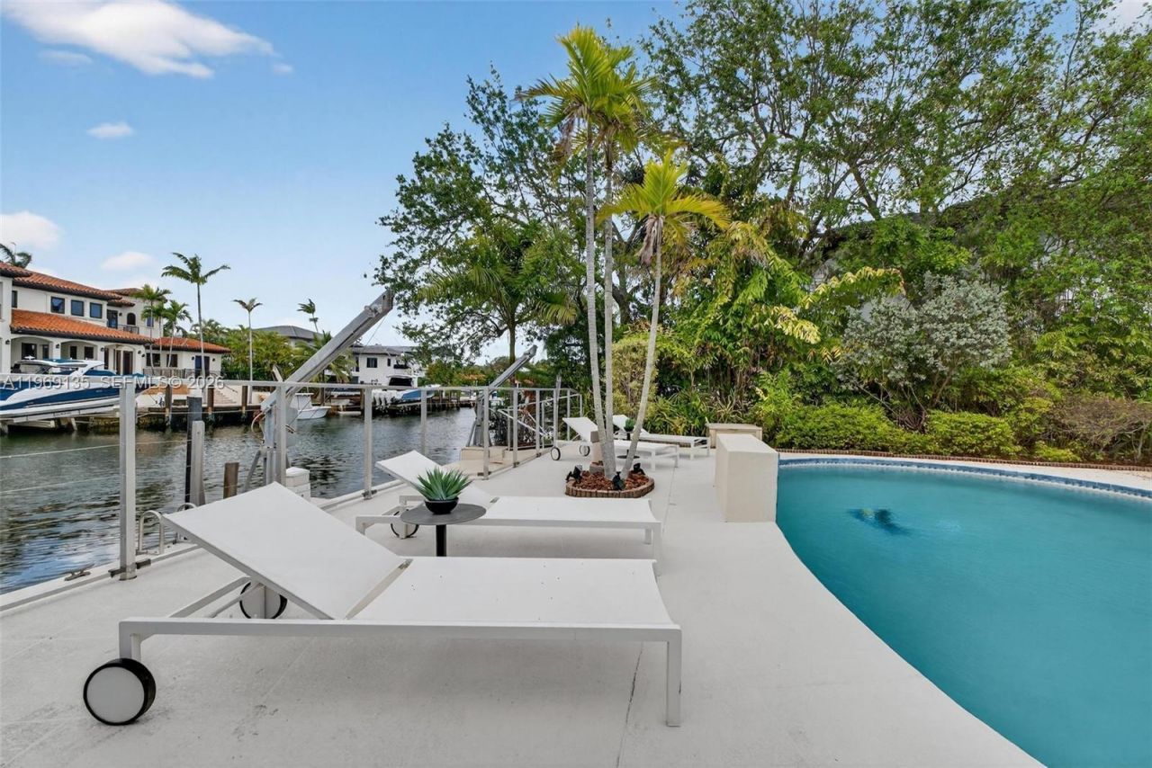13060 Lerida St, Coral Gables, FL 33156 Photo