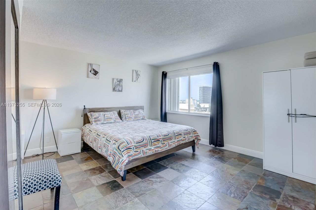 401 Golden Isles Dr , Unit 1101, Hallandale Beach, FL 33009 Photo