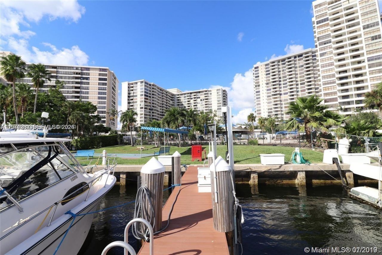 600 SE Three Islands Blvd , Unit 1018, Hallandale Beach, FL 33009 Photo