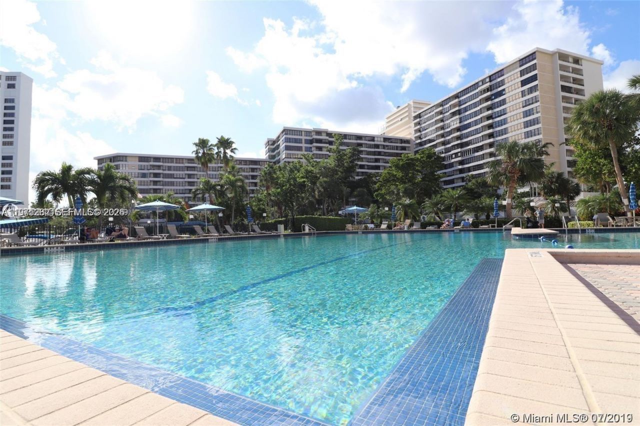 600 SE Three Islands Blvd , Unit 1018, Hallandale Beach, FL 33009 Photo