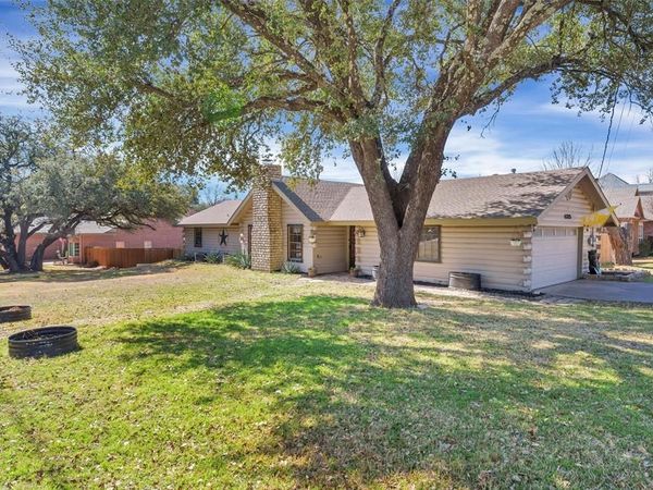 6325 Circo Drive, Granbury, TX 76049