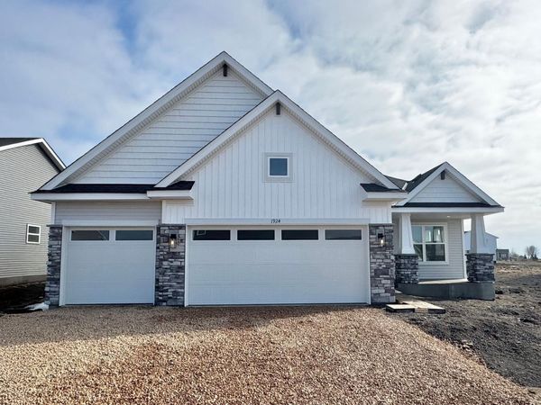 1924 Ironwood Drive, Carver, MN 55315