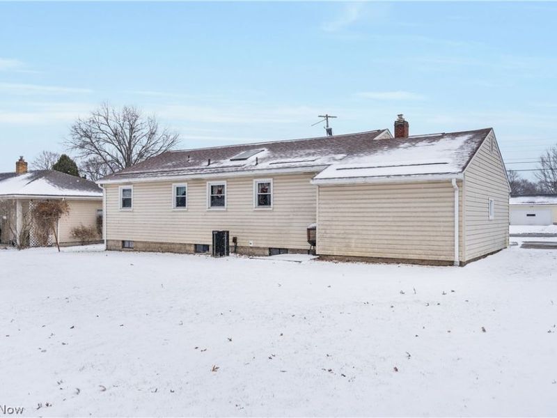 1928 Palo Verde Drive, Youngstown, OH 44514 Photo 3