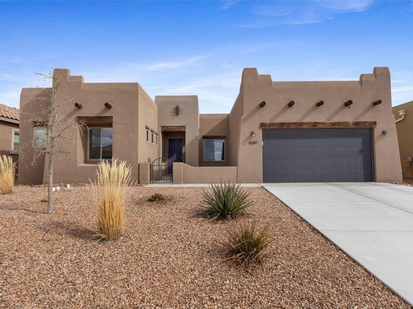 4689 Lluvia Encantada, Santa Fe, NM 87507