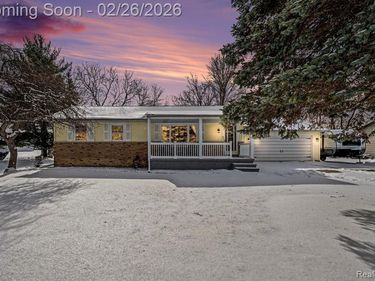 6030 E Hill Road, Grand Blanc Twp, MI 48439