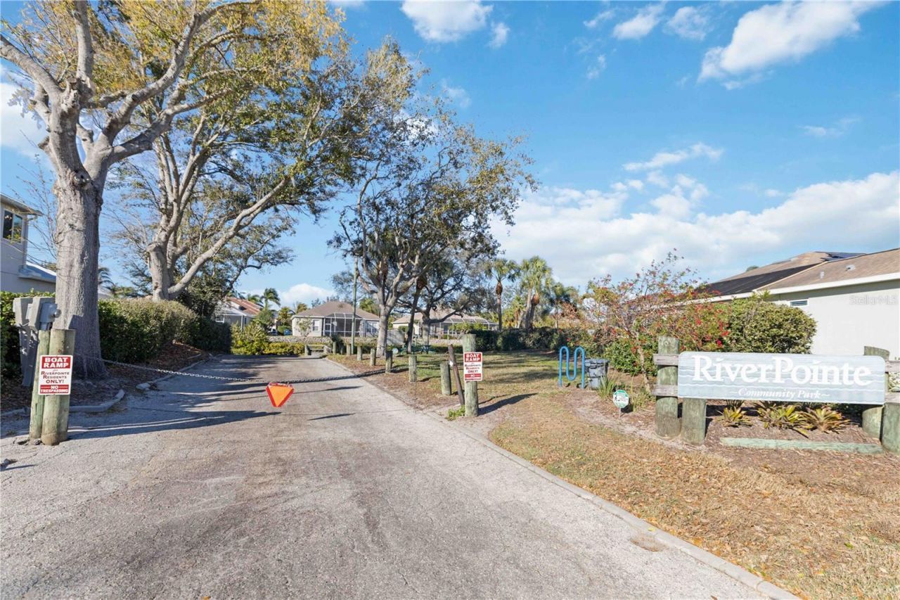 136 41st Circle E, Bradenton, FL 34208 Photo